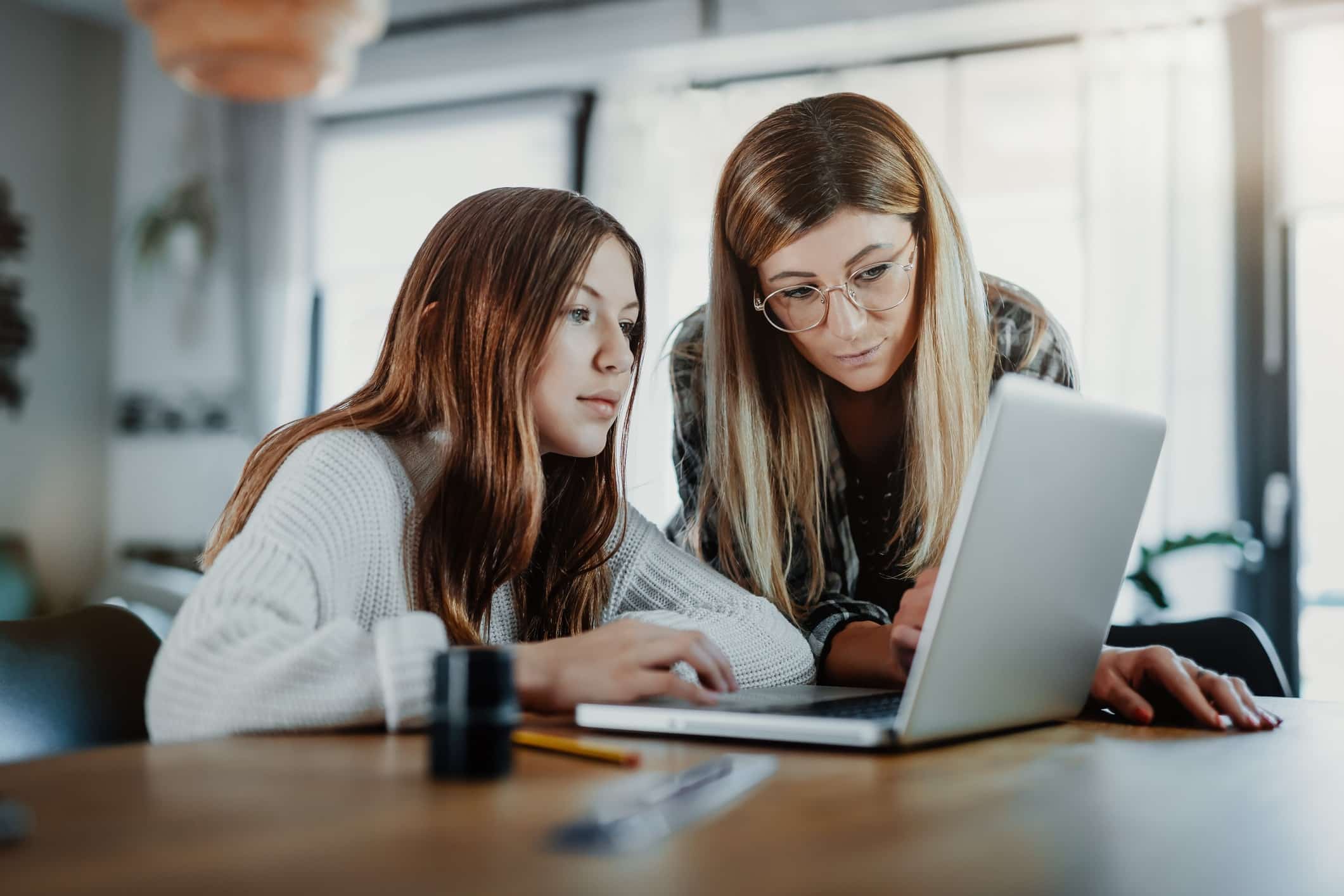 cómo motivar a los hijos adolescentes a estudiar