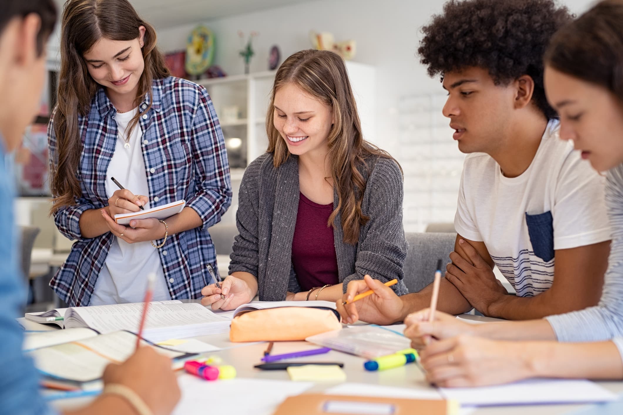 cómo motivar a los hijos adolescentes a estudiar